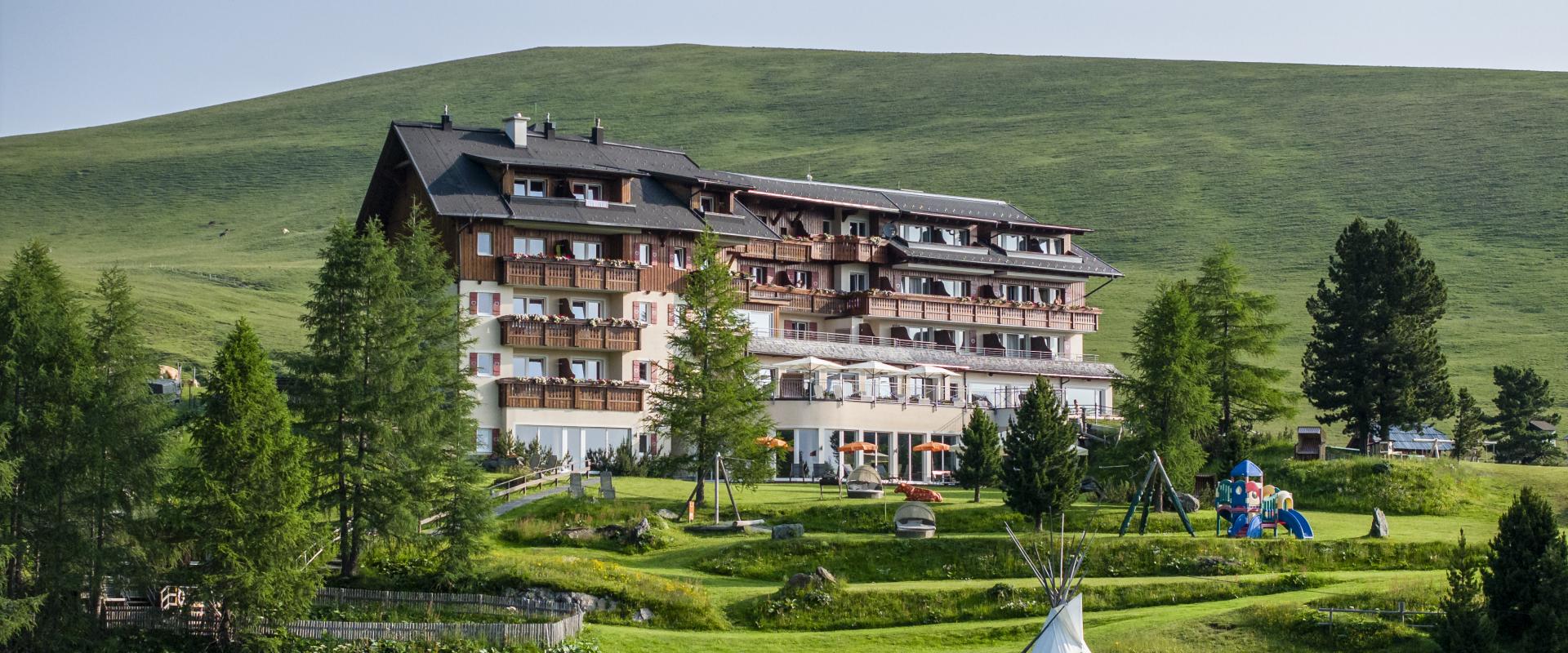 66--print_HeidiHotel_Falkert_2023_by_Gert_Perauer