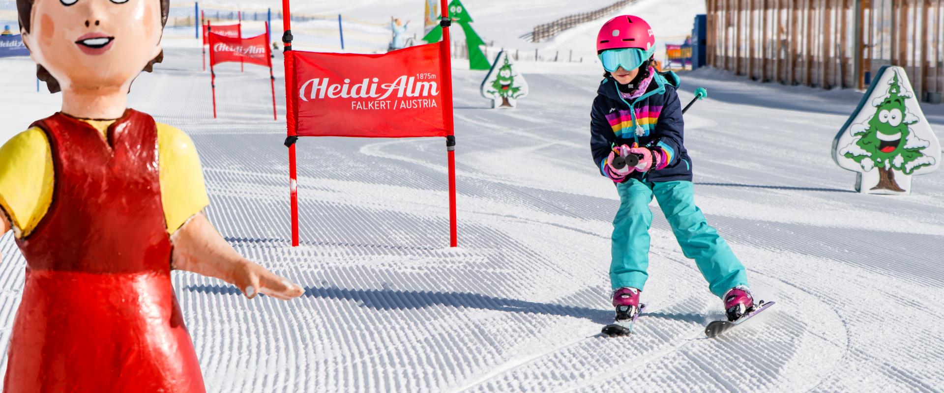 Skifahren_Falkert_Heidi-Alm Skipark_Familie_Nockberge_Winter_mit Heidi