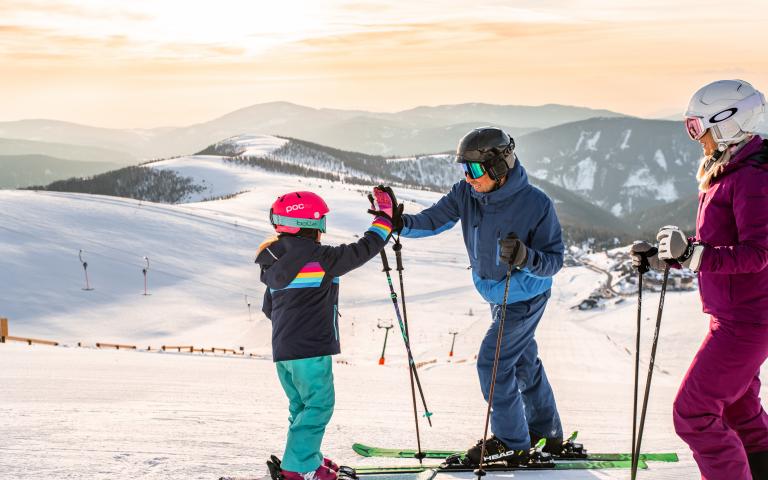 Skifahren_Falkert_Heidi-Alm Skipark_Familie_Nockberge_Winter © Christoph Rossmann_MBN Tourismus (12)