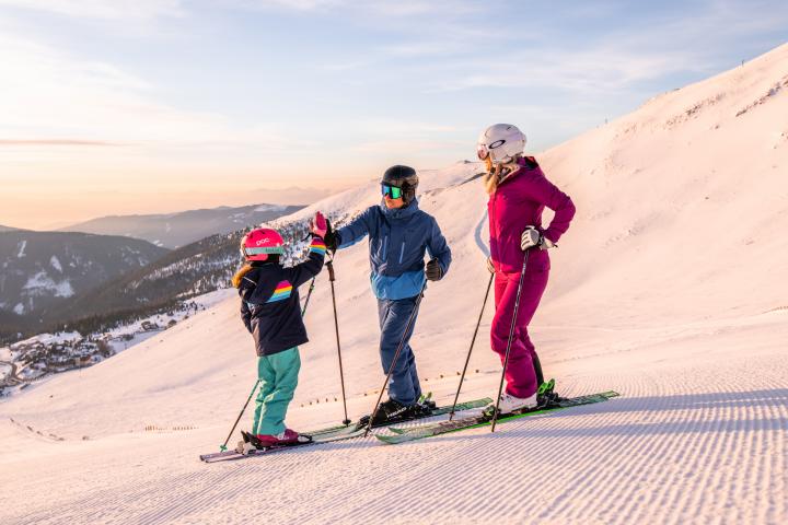 Skifahren_Falkert_Heidi-Alm Skipark_Familie_Nockberge_Winter © Christoph Rossmann_MBN Tourismus (7)